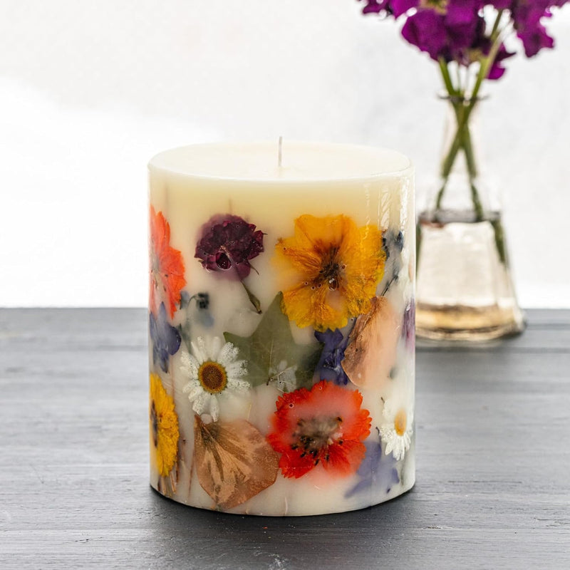 Rosy Rings Winter Decor Essence of Winter Botanical Candle | Aromatherapy Long Lasting Candles Home Gifts Notes of Hyacinth, Honeysuckle, Rose, Cyclamen, Orange Flower Aroma Burn Time 120 Hours 5.5" H