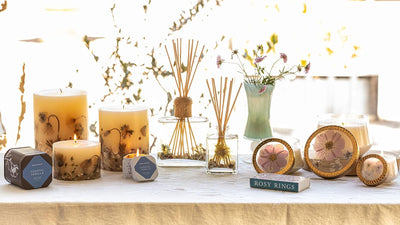 Rosy Rings Small Round Coastal Vanilla Botanical Candle - Bergamot, Jasmine 120 Hour Burn, Vanilla Scented Candles, Aromatherapy Candles, Floral Candles, Long Lasting Candles