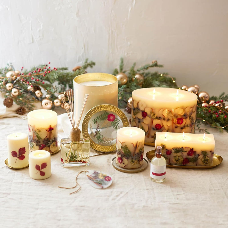 Rosy Rings Medium Round Botanical Candle - Spicy Apple 6.5" Burn Time 200 Hours Notes of Cardamom, Cinnamon, Clove, Long Lasting Candles, Aromatherapy Luxurious Fragrance Elegant Home Decor Gifts