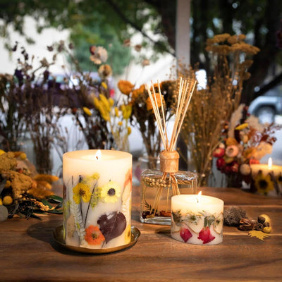 Rosy Rings Honey Tobacco Round Botanical Candle - Honey Tobacco Candle, Aromatherapy Candles, Long Lasting Candles, Luxury Candles, Candle Gifts, Home Decor Candles (6.5 Inch)